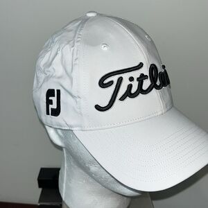NWOT New Titleist Tour White Poly/Spandex Performance FJ ProV1 Golf Hat Cap Wash